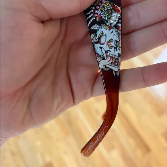 Ed Hardy Brown Sunglasses with Multicolor Design - Picture 3 of 8